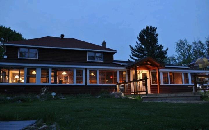 Red Umbrella Inn Minden Hills Εξωτερικό φωτογραφία