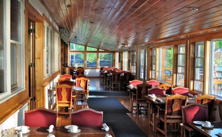 Red Umbrella Inn Minden Hills Εξωτερικό φωτογραφία