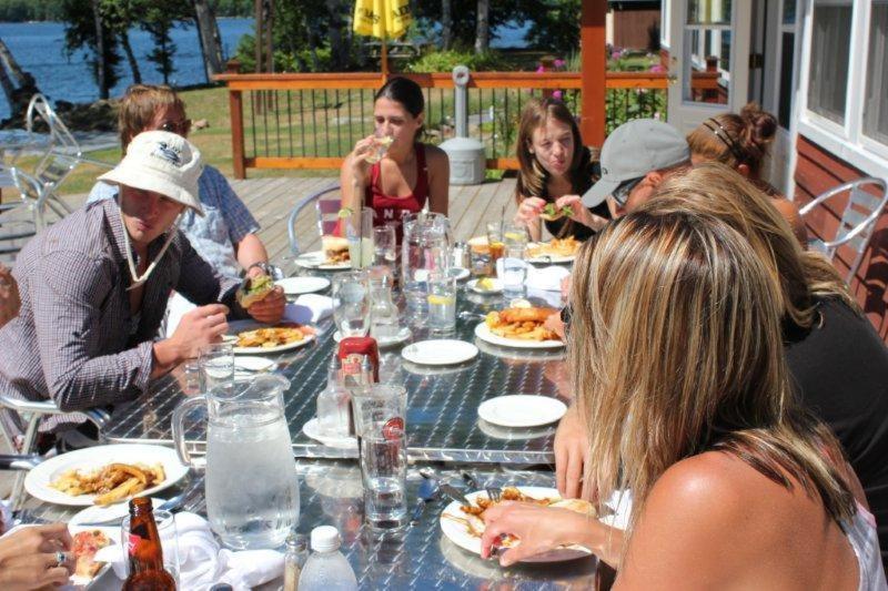 Red Umbrella Inn Minden Hills Εξωτερικό φωτογραφία