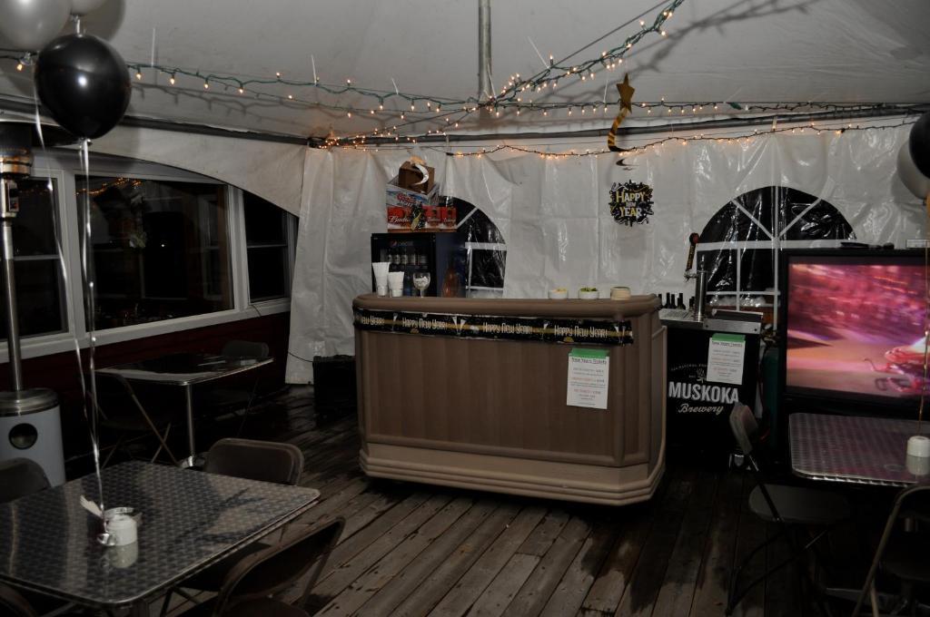 Red Umbrella Inn Minden Hills Εξωτερικό φωτογραφία